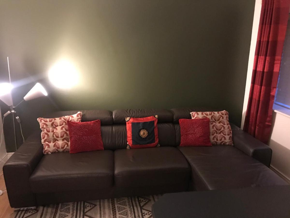Town Centre Apartment *